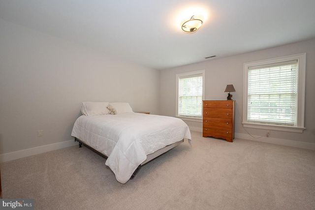 2048 BUTTONWOOD RD, Berwyn, PA 19312