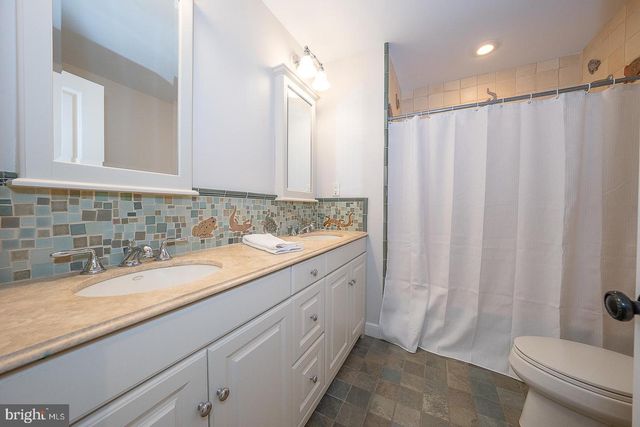 2048 BUTTONWOOD RD, Berwyn, PA 19312