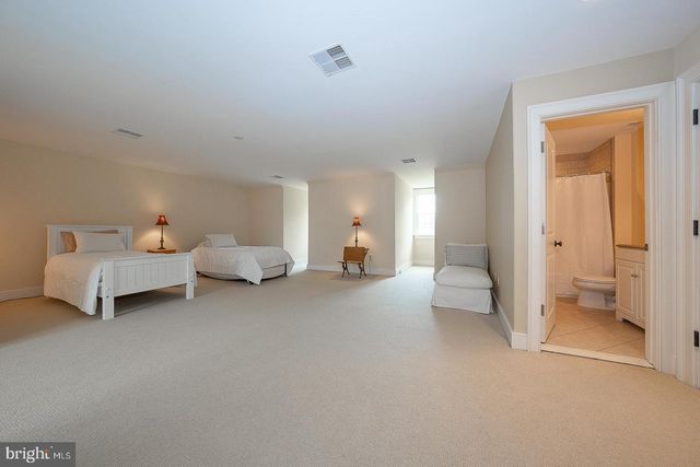 2048 BUTTONWOOD RD, Berwyn, PA 19312