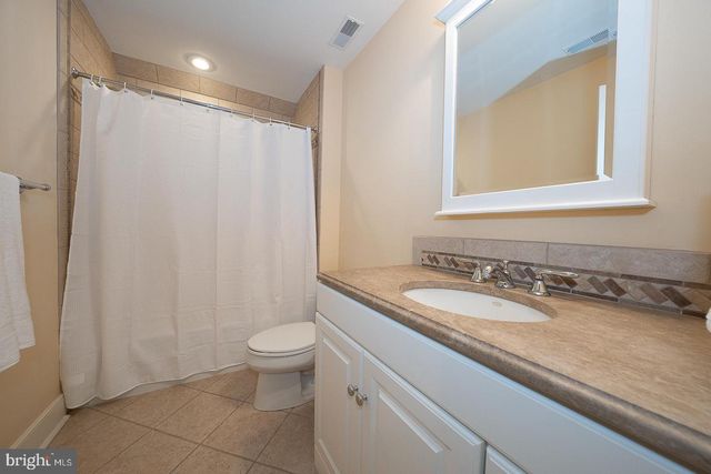 2048 BUTTONWOOD RD, Berwyn, PA 19312