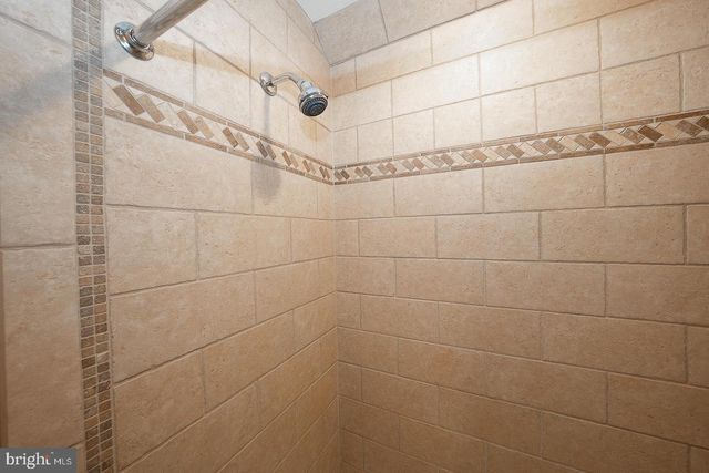 2048 BUTTONWOOD RD, Berwyn, PA 19312