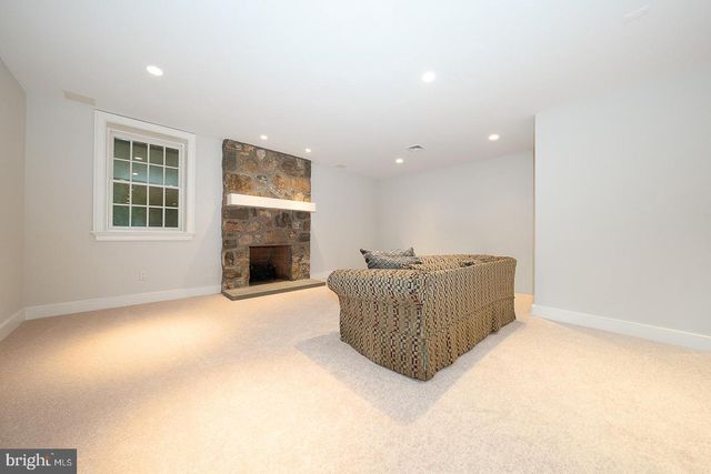 2048 BUTTONWOOD RD, Berwyn, PA 19312