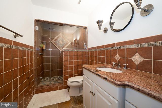 2048 BUTTONWOOD RD, Berwyn, PA 19312