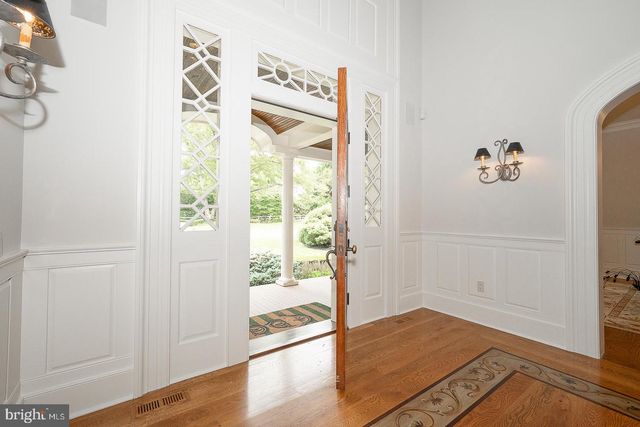 2048 BUTTONWOOD RD, Berwyn, PA 19312