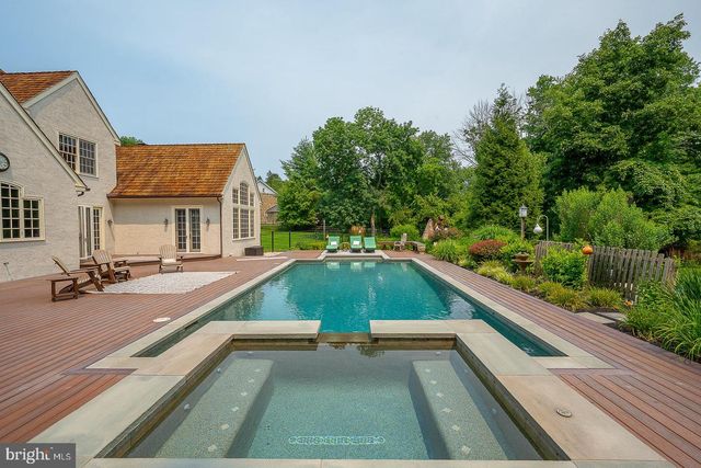 2048 BUTTONWOOD RD, Berwyn, PA 19312