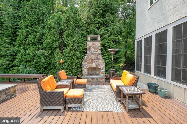 2048 BUTTONWOOD RD, Berwyn, PA 19312