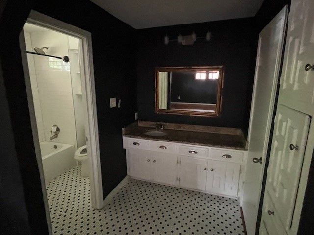 4012 Shady Hollow Lane, Dallas, TX 75233