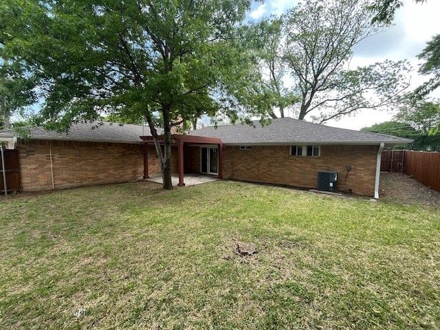 4012 Shady Hollow Lane, Dallas, TX 75233