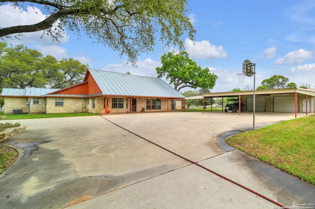 2112 Eichman Rd, Poteet, TX 78065