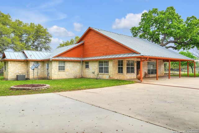 2112 Eichman Rd, Poteet, TX 78065