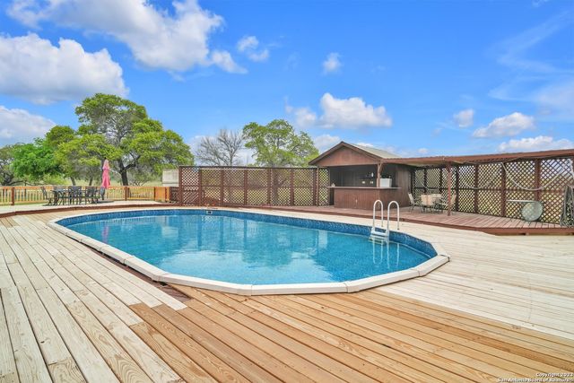 2112 Eichman Rd, Poteet, TX 78065