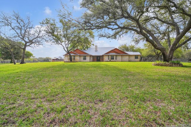 2112 Eichman Rd, Poteet, TX 78065