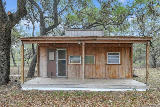 2112 Eichman Rd, Poteet, TX 78065