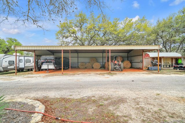 2112 Eichman Rd, Poteet, TX 78065