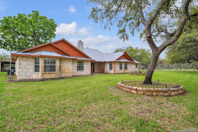 2112 Eichman Rd, Poteet, TX 78065
