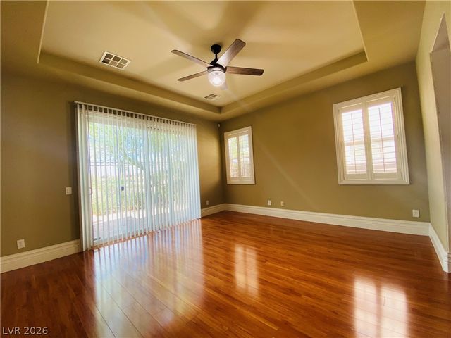 158 Crooked Putter Drive, Las Vegas, NV 89148