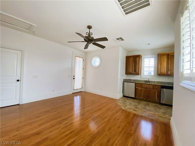 158 Crooked Putter Drive, Las Vegas, NV 89148