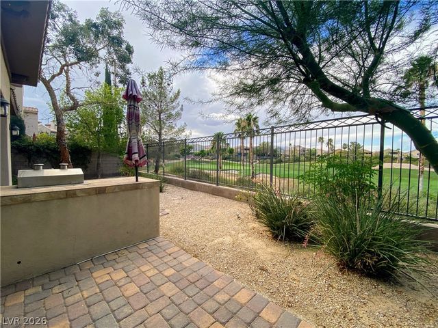 158 Crooked Putter Drive, Las Vegas, NV 89148