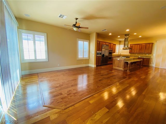 158 Crooked Putter Drive, Las Vegas, NV 89148