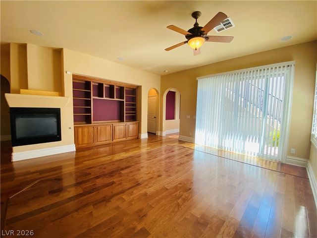 158 Crooked Putter Drive, Las Vegas, NV 89148