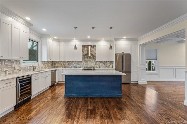 55 Fieldstone Drive, Syosset, NY 11791