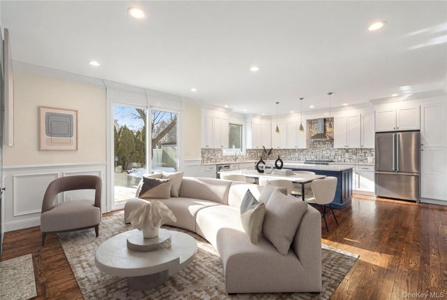 55 Fieldstone Drive, Syosset, NY 11791