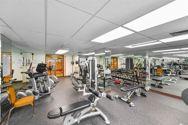 1980 S Ocean Dr PHM, Hallandale Beach, FL 33009