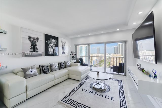 1980 S Ocean Dr PHM, Hallandale Beach, FL 33009