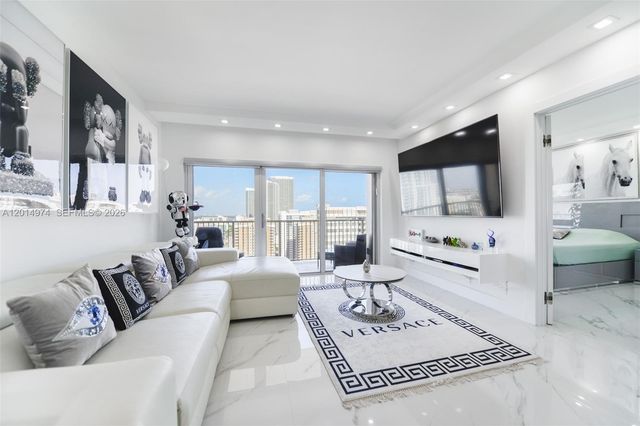 1980 S Ocean Dr PHM, Hallandale Beach, FL 33009