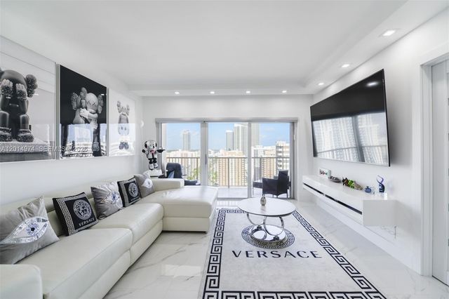 1980 S Ocean Dr PHM, Hallandale Beach, FL 33009