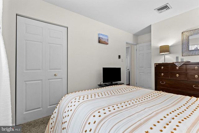 230 FAIRWAY DR, Etters, PA 17319