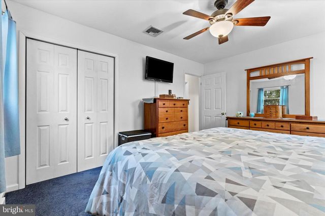 230 FAIRWAY DR, Etters, PA 17319