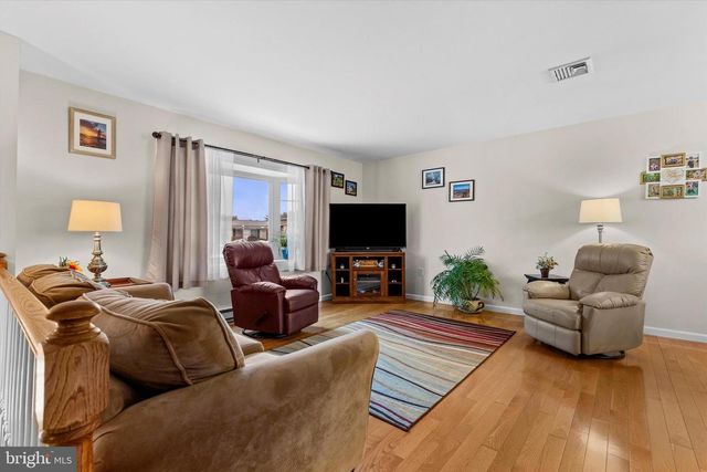 230 FAIRWAY DR, Etters, PA 17319