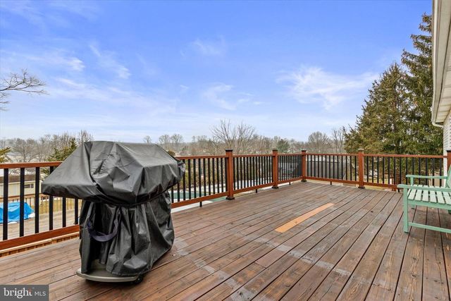 230 FAIRWAY DR, Etters, PA 17319