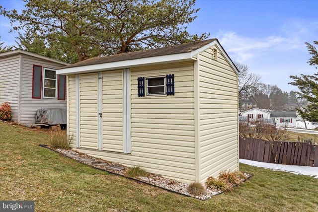 230 FAIRWAY DR, Etters, PA 17319