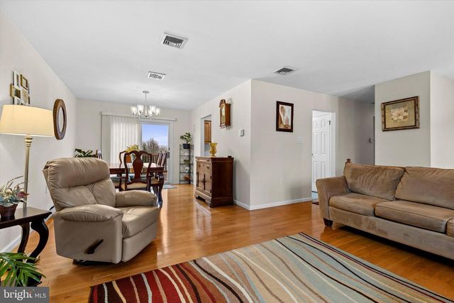 230 FAIRWAY DR, Etters, PA 17319