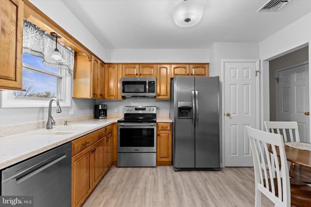 230 FAIRWAY DR, Etters, PA 17319