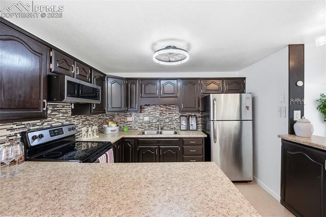 1268 Chiricahua Drive, Colorado Springs, CO 80915