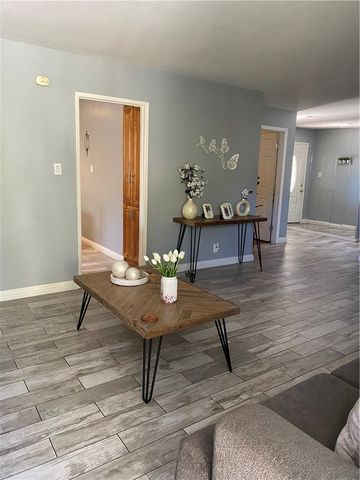 301 W Parkwood, La Habra, CA 90631