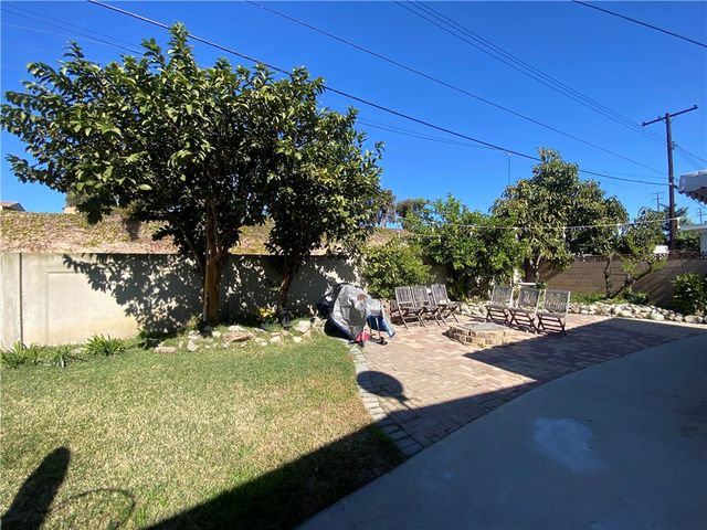 301 W Parkwood, La Habra, CA 90631