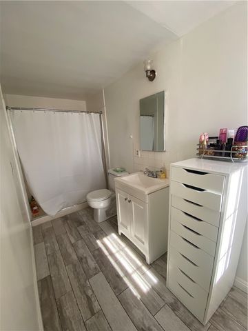 301 W Parkwood, La Habra, CA 90631