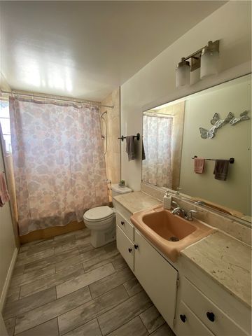 301 W Parkwood, La Habra, CA 90631