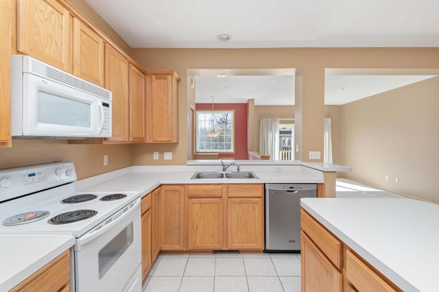 13944 52nd Avenue N, Plymouth, MN 55446