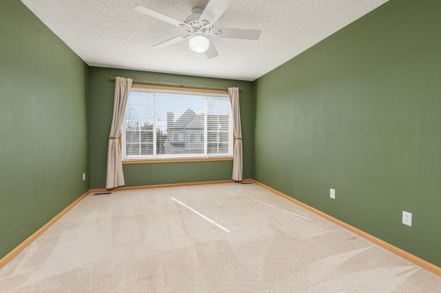 13944 52nd Avenue N, Plymouth, MN 55446