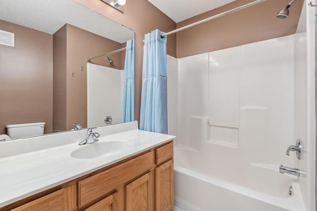 13944 52nd Avenue N, Plymouth, MN 55446