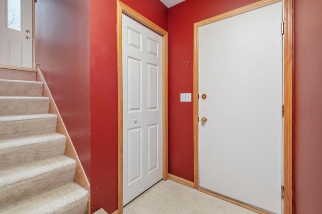 13944 52nd Avenue N, Plymouth, MN 55446