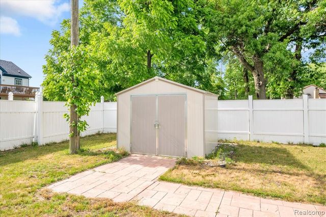 6102 Colorado Street, Romulus, MI 48174