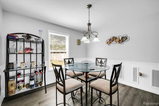 6102 Colorado Street, Romulus, MI 48174