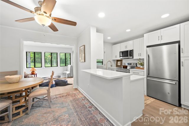 63 Shepard Square 206, Brevard, NC 28712