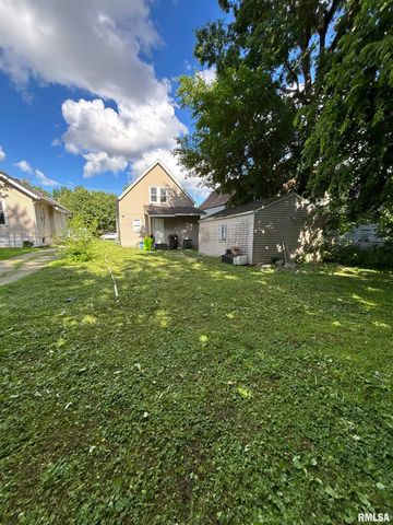 2143 N MARYLAND Avenue, Peoria, IL 61603